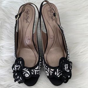 Hush Puppies Soft Style Pumps Fiora Black White Slingback Peep Toe Womens 8 1/2M